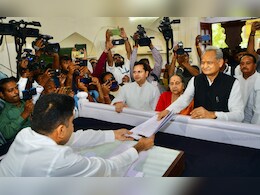 सीएम गहलोत का नामांकन रद्द करने उठी मांग, रिटर्निंग ऑफिसर ने मांगी विस्तृत जानकारी सीएम गहलोत का नामांकन रद्द करने उठी मांग, रिटर्निंग ऑफिसर ने मांगी विस्तृत जानकारी