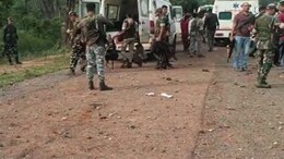 नारायणपुर में नक्सलियों ने चलाए बाण, सुकमा में किया IED ब्लास्ट, दो जवान हुए घायल