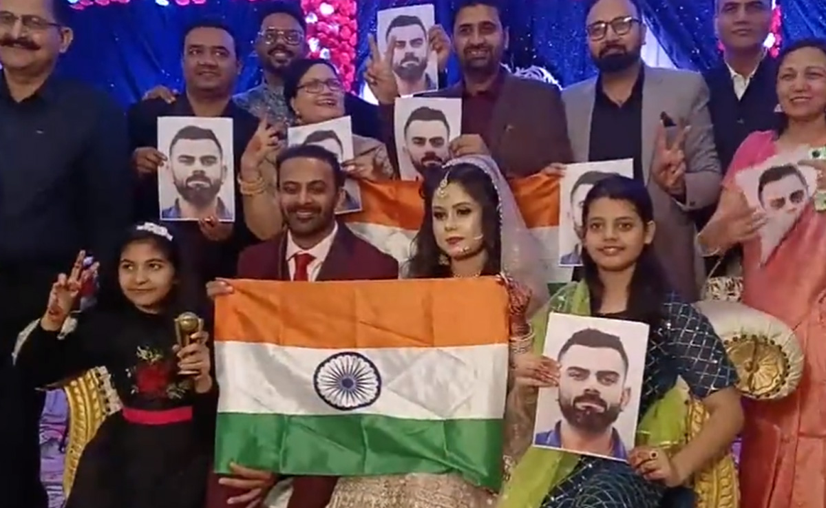अनोखी शादी, स्टेज पर ही इंडियन टीम की जीत का जश्न मनाने लगे दूल्हा-दुल्हन