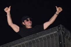 Shah Rukh Khan's Birthday: High Security At Mannat, <i>Dunki</i> Frenzy And More Shah Rukh Khan's Birthday: High Security At Mannat, <i>Dunki</i> Frenzy And More