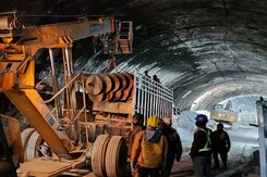 At Uttarakhand Tunnel, Rescue Op Enters Day 3, New Machine Drill In Action At Uttarakhand Tunnel, Rescue Op Enters Day 3, New Machine Drill In Action