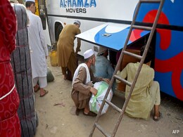 "Have No Shelter": Chaos At Border Crossing As Afghan Migrants Leave Pakistan "Have No Shelter": Chaos At Border Crossing As Afghan Migrants Leave Pakistan