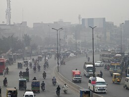 Schools, Offices Shut In Pollution-Hit Lahore, Health Emergency Imposed Schools, Offices Shut In Pollution-Hit Lahore, Health Emergency Imposed