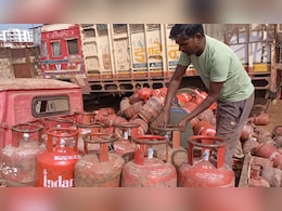 यूपी : 'उज्ज्वला योजना' का लाभ पाकर इटावा की महिलाओं ने जताई खुशी यूपी : 'उज्ज्वला योजना' का लाभ पाकर इटावा की महिलाओं ने जताई खुशी