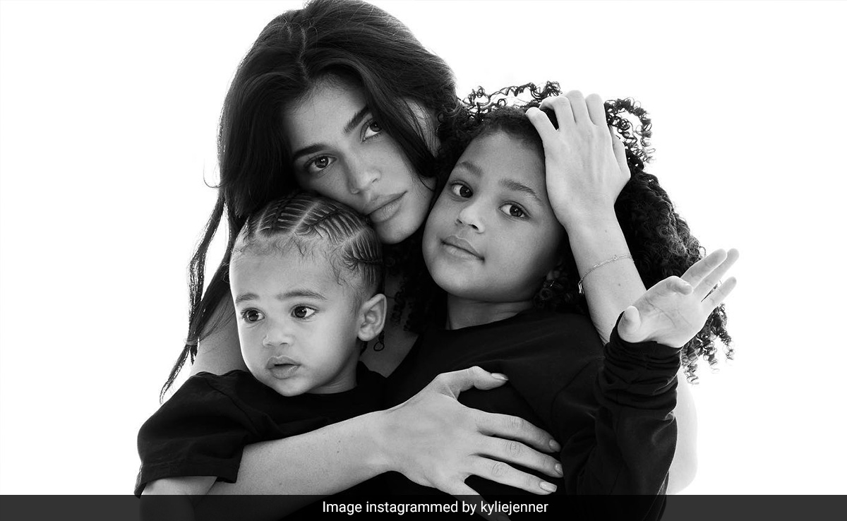 Kylie Jenner's Thanksgiving Family Portrait With Stormi And Aire Webster Deserves A Centre Spot On The Wall