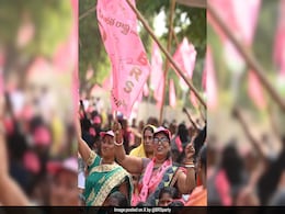Workers Of Congress, KCR's Party Clash In Hyderabad While Filing Nominations Workers Of Congress, KCR's Party Clash In Hyderabad While Filing Nominations