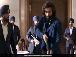 टाइगर 3 और गदर 2 को भी धूल चटा देगी एनिमल, रणबीर कपूर की फिल्म इंडिया में करेगी इतनी कमाई टाइगर 3 और गदर 2 को भी धूल चटा देगी एनिमल, रणबीर कपूर की फिल्म इंडिया में करेगी इतनी कमाई