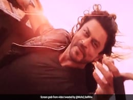 सलमान खान की गुजारिश के बावजूद फैन ने कर दिया टाइगर 3 का सीन, पठान की एंट्री का वीडियो देख फैंस हुए एक्साइटेड सलमान खान की गुजारिश के बावजूद फैन ने कर दिया टाइगर 3 का सीन, पठान की एंट्री का वीडियो देख फैंस हुए एक्साइटेड