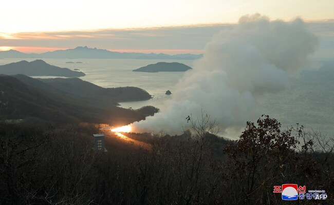 उत्तर कोरिया ने दागे 200 गोले, दक्षिण कोरिया ने लोगों को सुरक्षित स्थानों पर जाने के दिये आदेश
