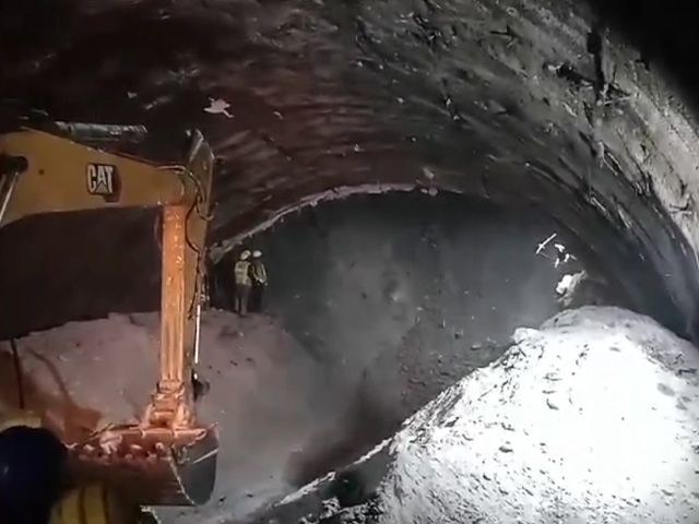 Huge Rescue Operation On To Rescue 40 Trapped In Uttarakhand Tunnel