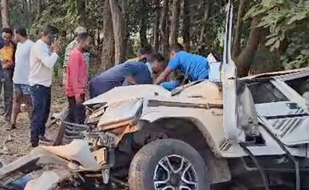 Road Accident: NH-30 पर ट्रक-बोलेरो के बीच भिड़ंत, चुनाव कराकर लौट रहे तीन शिक्षक की मौत से कोहराम
