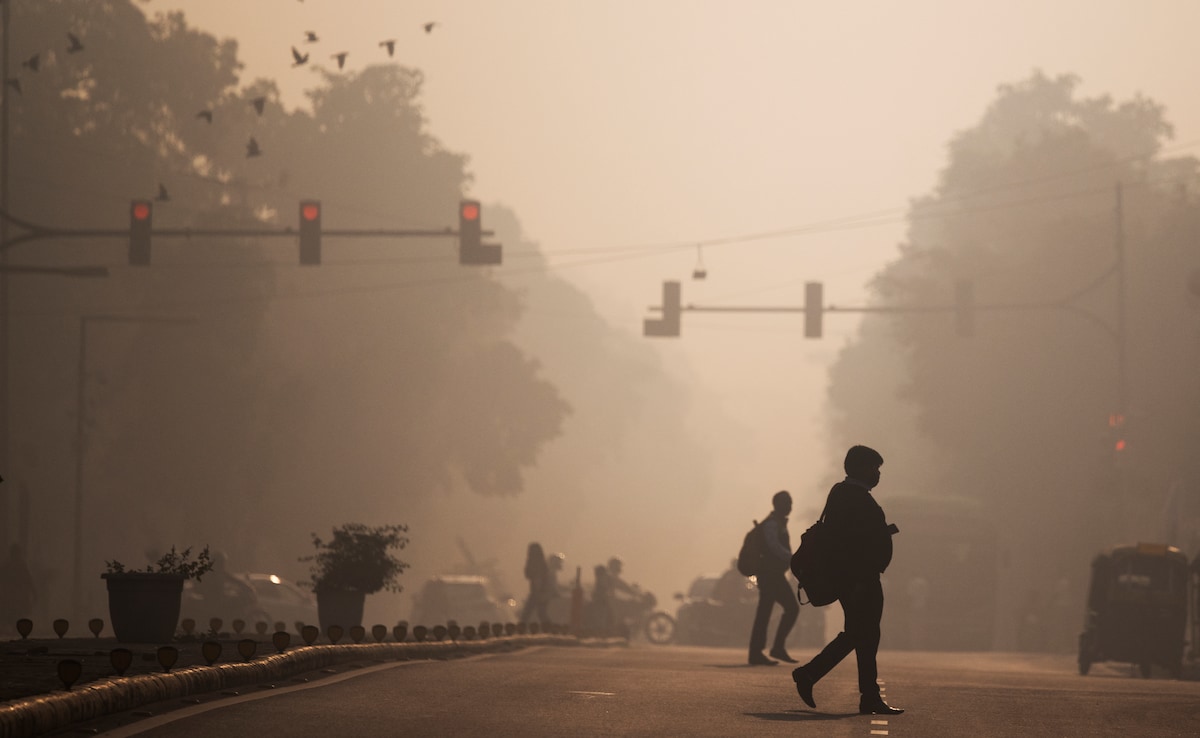 Delhi Sees Coolest October Night In 2 Years; Air Quality Remains 'Poor'