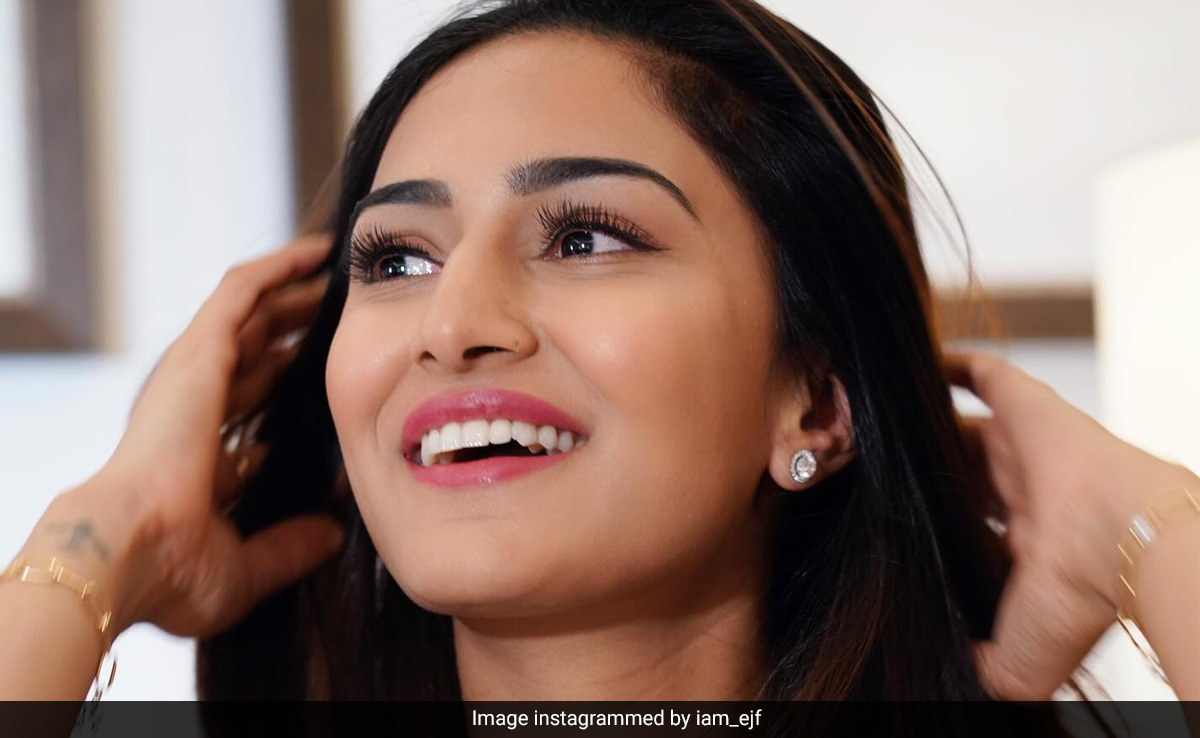 Erica Fernandes Explains Why She Is On A "Social Media Detox"
