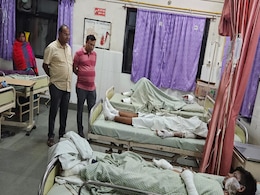 बिहार : मोतिहारी में गैस सिलेंडर फटने से 17 लोग झुलसे, अलग-अलग अस्पतालों में चल रहा इलाज बिहार : मोतिहारी में गैस सिलेंडर फटने से 17 लोग झुलसे, अलग-अलग अस्पतालों में चल रहा इलाज