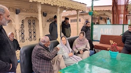 Mehbooba Mufti Visits Families Affected By Dal Lake Fire, Seeks Soft Loans