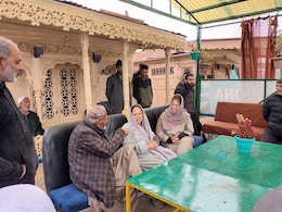 Mehbooba Mufti Visits Families Affected By Dal Lake Fire, Seeks Soft Loans