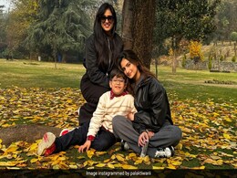 It Is So Easy To "Fall" In Love With Palak And Shweta Tiwari's Matching Black Winter Holiday Looks It Is So Easy To "Fall" In Love With Palak And Shweta Tiwari's Matching Black Winter Holiday Looks
