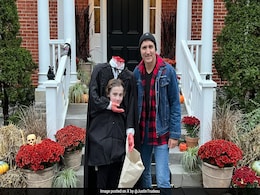 Justin Trudeau Draws Backlash Over Son's 'Headless' Halloween Costume Justin Trudeau Draws Backlash Over Son's 'Headless' Halloween Costume