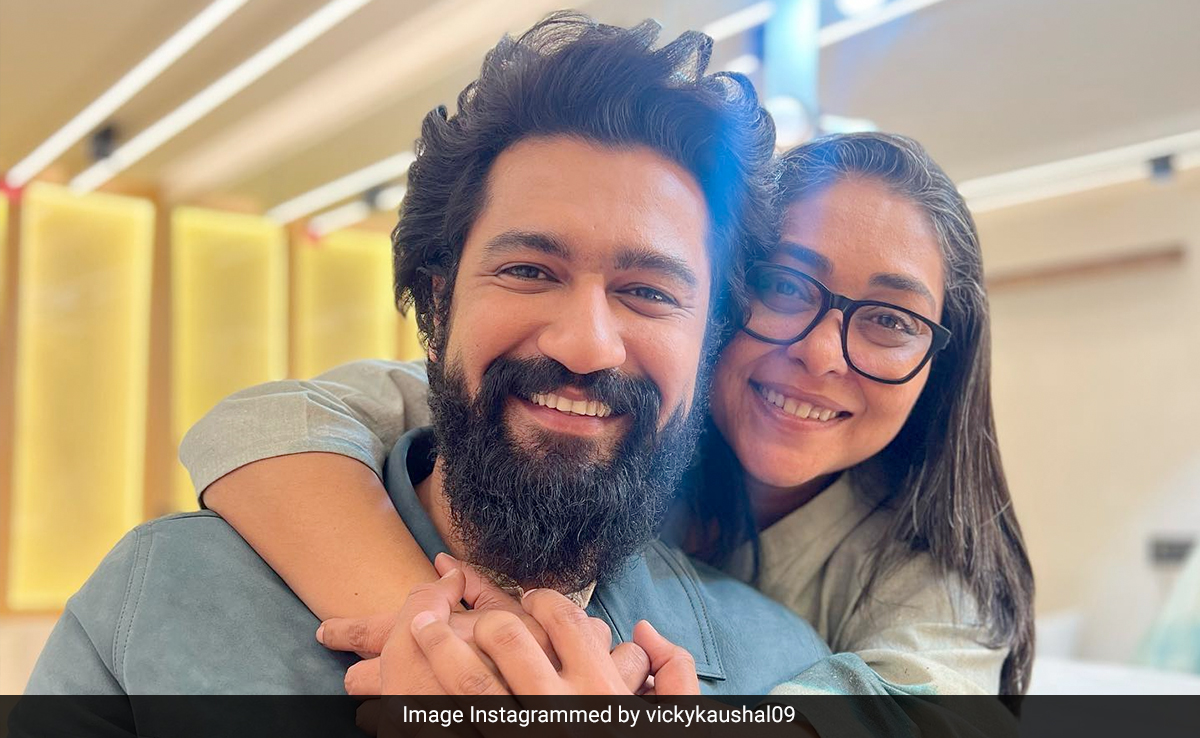 Vicky Kaushal Shares Pic With "Most Bahadur Of All" - Director Meghna Gulzar