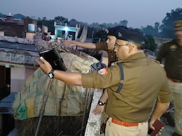 UP: लोहा पिघलाते समय फैक्ट्री में हुआ धमाका, 3 की दर्दनाक मौत, कई घायल UP: लोहा पिघलाते समय फैक्ट्री में हुआ धमाका, 3 की दर्दनाक मौत, कई घायल