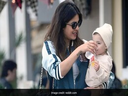 प्रियंका चोपड़ा की बेटी मालती मैरी के साथ फोटो हुईं वायरल, तस्वीरें देख फैंस बोले- ये तो पापा निक जोनस की कॉपी प्रियंका चोपड़ा की बेटी मालती मैरी के साथ फोटो हुईं वायरल, तस्वीरें देख फैंस बोले- ये तो पापा निक जोनस की कॉपी