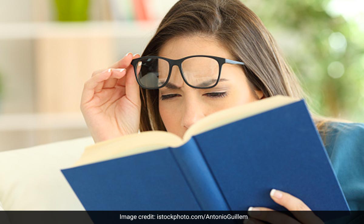 Eye Health: जल्द उतर जाएगा आखों का चश्मा, यह चमत्कारी औषधि करेगी मदद