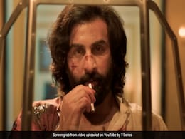 Animal Trailer: वाइलेंट रणबीर कपूर ने खींचा ध्यान! एनिमल का ट्रेलर देख चॉकलेटी ब्वॉय के फैंस को लगेगा झटका Animal Trailer: वाइलेंट रणबीर कपूर ने खींचा ध्यान! एनिमल का ट्रेलर देख चॉकलेटी ब्वॉय के फैंस को लगेगा झटका