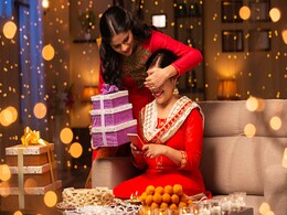 Diwali Gifts: दिवाली पर देना चाहते हैं कुछ हटकर तो खरीद लीजिए ये चीजें, गिफ्ट पाकर फूले नहीं समाएंगे दोस्त Diwali Gifts: दिवाली पर देना चाहते हैं कुछ हटकर तो खरीद लीजिए ये चीजें, गिफ्ट पाकर फूले नहीं समाएंगे दोस्त