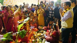 Arvind Kejriwal Offers Prayers On Chhath <i> Puja </i> In His Constituency