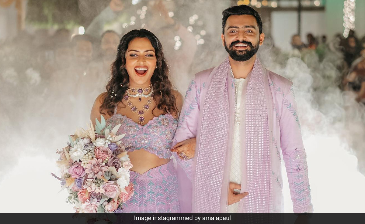 South Star Amala Paul And Boyfriend Jagat Desai Just Got Married. See Wedding Pics