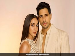 कियारा आडवाणी ने दिखाई पहले करवा चौथ पर मेहंदी की झलक, फोटो वायरल कियारा आडवाणी ने दिखाई पहले करवा चौथ पर मेहंदी की झलक, फोटो वायरल
