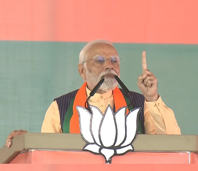 PM मोदी बैतूल में बरसे, कहा-कांग्रेस जो वादा करती है, वो कभी पूरा नहीं करती, वो कौन सा पंजा था, जो पैसे मारता था?