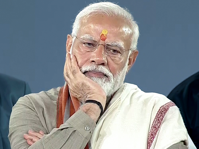 प्रधानमंत्री नरेन्द्र मोदी ने अपने मंत्रियों से लोकसभा चुनावों के लिए कमर कसने को कहा