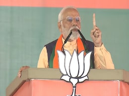 रांची में पीएम मोदी की सुरक्षा में चूक, अचानक प्रधानमंत्री की कार के सामने आ गई महिला रांची में पीएम मोदी की सुरक्षा में चूक, अचानक प्रधानमंत्री की कार के सामने आ गई महिला