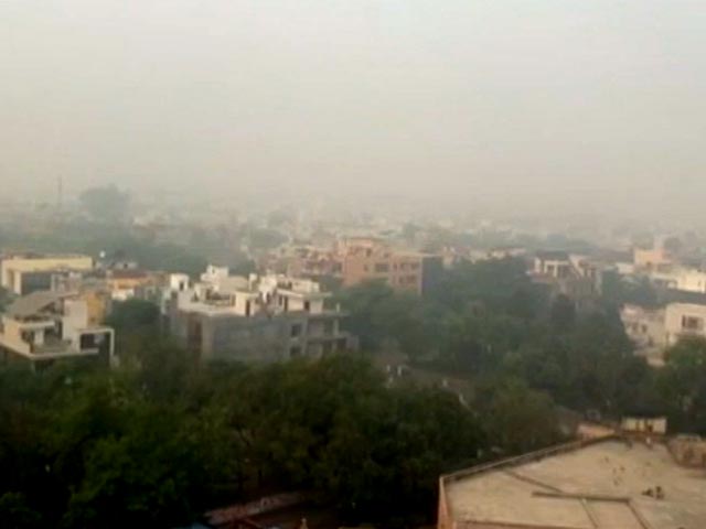 दिल्ली की हवा में घुले जहर से लोगों की सेहत पर बुरा असर