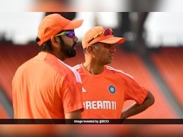 पाकिस्तानच्या पराभवाचा टीम इंडियाला धडा, रोहित शर्माला महाग पडतील 4 चुका पाकिस्तानच्या पराभवाचा टीम इंडियाला धडा, रोहित शर्माला महाग पडतील 4 चुका