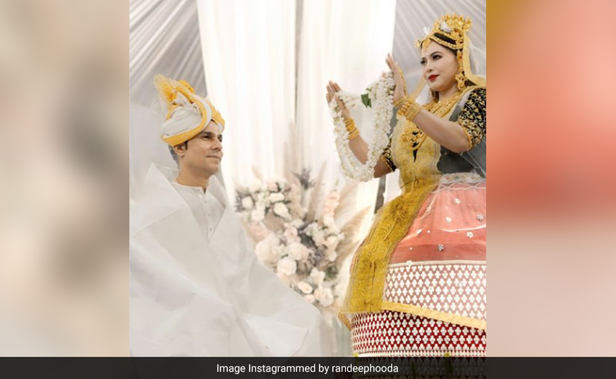 To Newlywed Randeep Hooda And Lin Laishram, Big Love From Priyanka Chopra And Other Stars