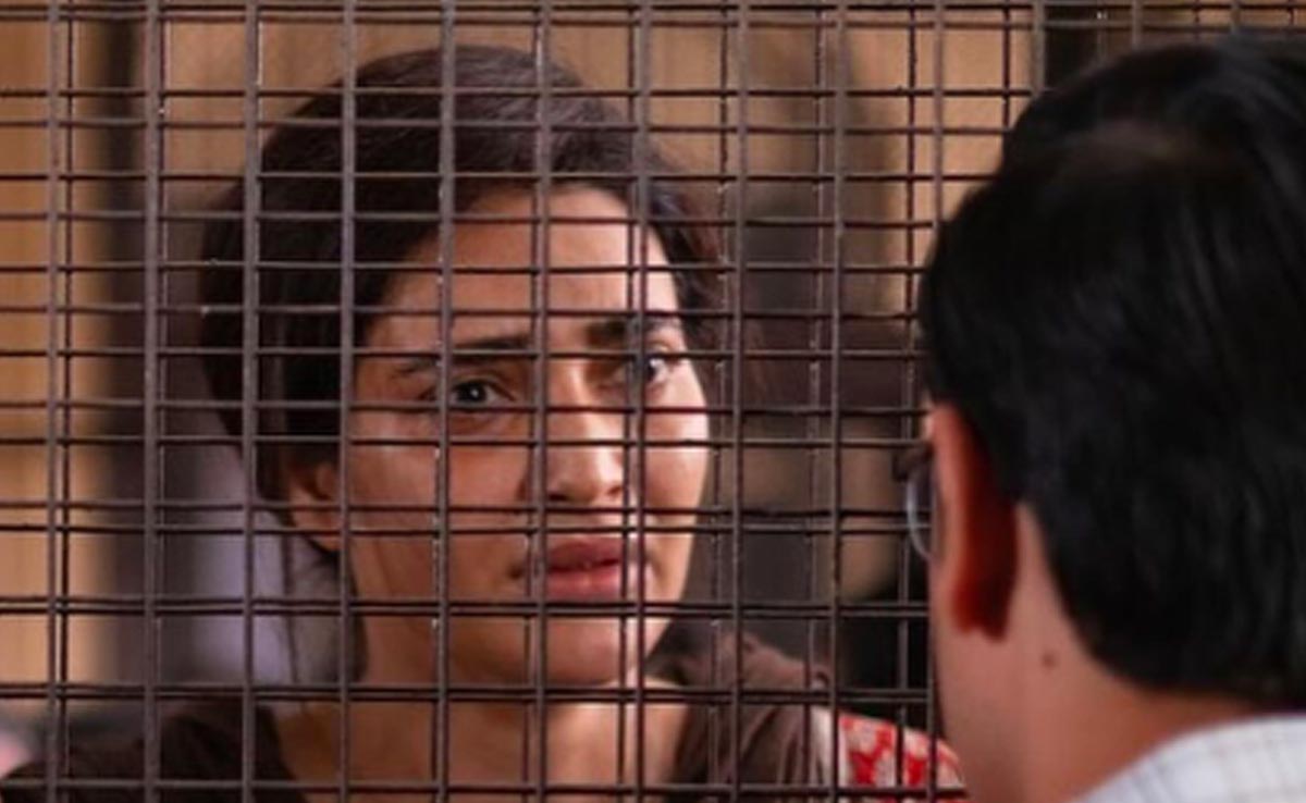 Hansal Mehta's Appreciation Post For <i>Scoop</i> Star Karishma Tanna Is Beautiful: "You Dont Sell Your Struggle"