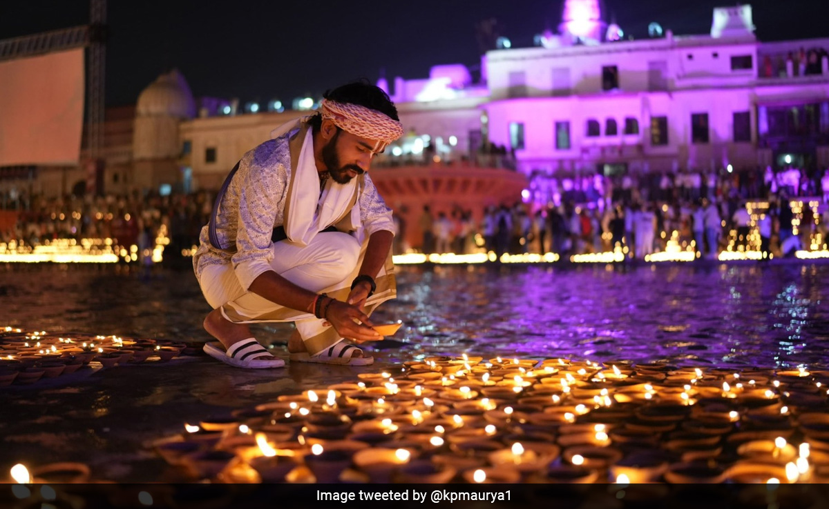 अयोध्या ने अपना ही विश्व रिकॉर्ड तोड़ा, राम की पैड़ी पर एक साथ जले 22 लाख दीये