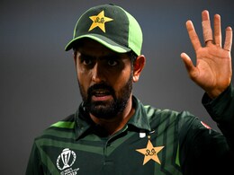 बाबर आज़म के कप्तानी छोड़ने के बाद साथी खिलाड़ियों ने ऐसे किया रिएक्ट, जानकर होगी हैरानी बाबर आज़म के कप्तानी छोड़ने के बाद साथी खिलाड़ियों ने ऐसे किया रिएक्ट, जानकर होगी हैरानी