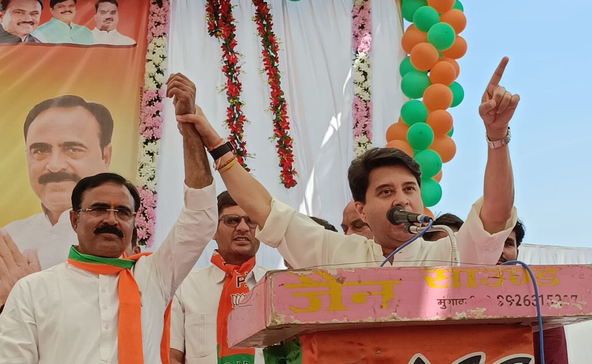 MP Election 2023: चुनावी सभा में गरजे सिंधिया, प्रदेश की बदहाली के लिए कांग्रेस को ठहराया जिम्मेदार