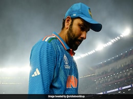 India vs Australia Final: भारत की हार के बाद सबसे अपने आंसू छिपाते नजर आए रोहित शर्मा, सोशल मीडिया पर वायरल हुआ वीडियो India vs Australia Final: भारत की हार के बाद सबसे अपने आंसू छिपाते नजर आए रोहित शर्मा, सोशल मीडिया पर वायरल हुआ वीडियो