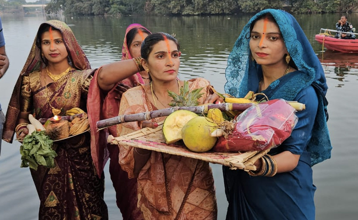 Chhath Puja 2023: निमाड़ में ऐसे हुई लोक आस्था के पर्व छठ की शुरुआत, बिहार से आती है पूजन सामग्री