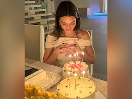 Kendall Jenner Rang In Her 28th Birthday With Four Gorgeous Cakes - See Pics Kendall Jenner Rang In Her 28th Birthday With Four Gorgeous Cakes - See Pics