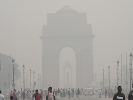 Delhi Pollution: दिल्ली में बढ़ते प्रदूषण के बीच बारिश से मिली राहत, AQI में मामूली सुधार Delhi Pollution: दिल्ली में बढ़ते प्रदूषण के बीच बारिश से मिली राहत, AQI में मामूली सुधार