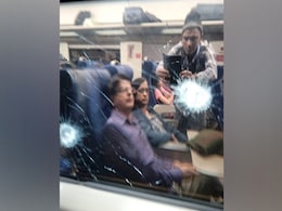 ओडिशा के भुवनेश्वर में वंदे भारत ट्रेन पर पथराव, खिड़की का शीशा क्षतिग्रस्त; बाल-बाल बचे यात्री ओडिशा के भुवनेश्वर में वंदे भारत ट्रेन पर पथराव, खिड़की का शीशा क्षतिग्रस्त; बाल-बाल बचे यात्री