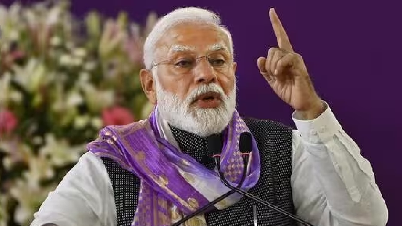 Chhattisgarh Elections: पीएम मोदी ने विपक्ष पर साधा निशाना,'लूटने वालों को सब लौटाना होगा'