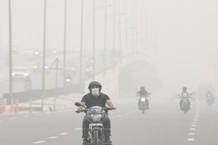 हवा में बढ़ता प्रदूषण बिगाड़ रहा है लोगों की सेहत हवा में बढ़ता प्रदूषण बिगाड़ रहा है लोगों की सेहत
