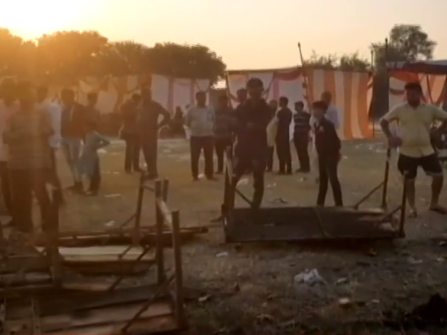 मथुरा के पटाखा बाजार में कैसे लगी आग?