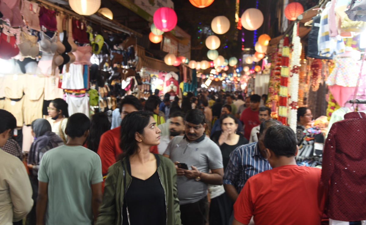 In Pics: Crowded Markets, Festivity In Delhi Ahead Of Diwali